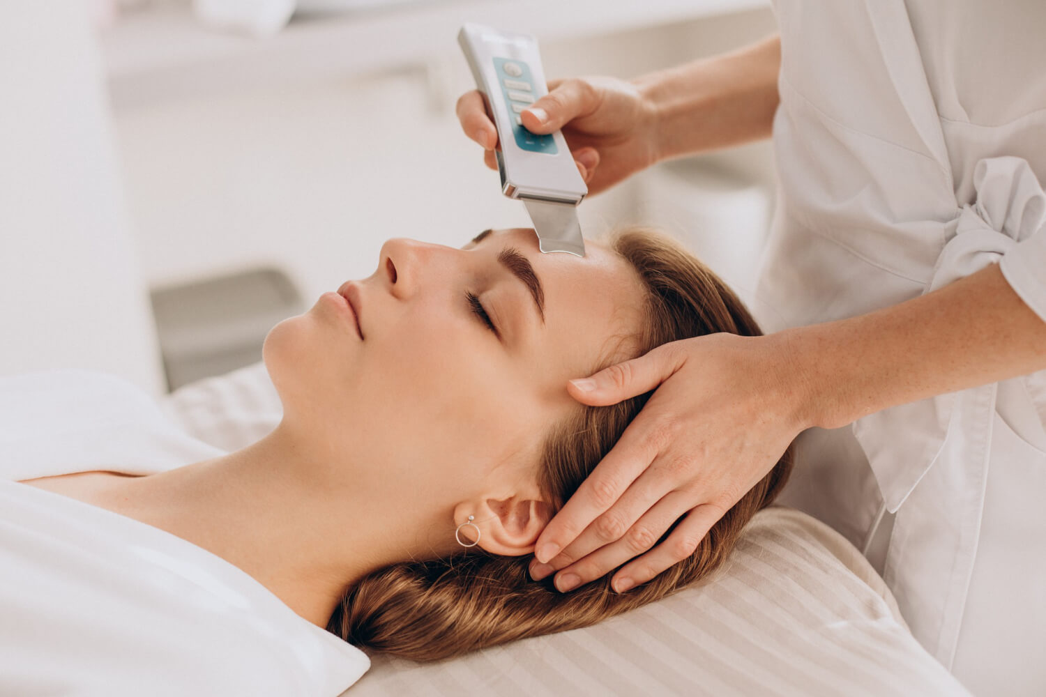 woman-having-beauty-treatment-procedures-salon (1)